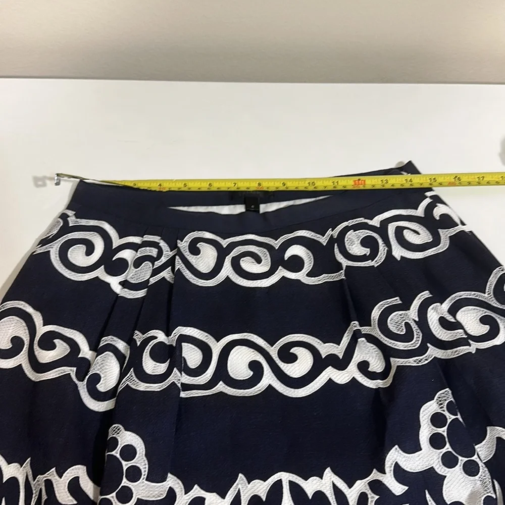 J Crew Midi Skirt In Ornate Lace EUC Size 6